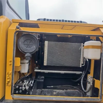 Heavy Construction Machinery Made in China Used 95% New Excavator for Sale