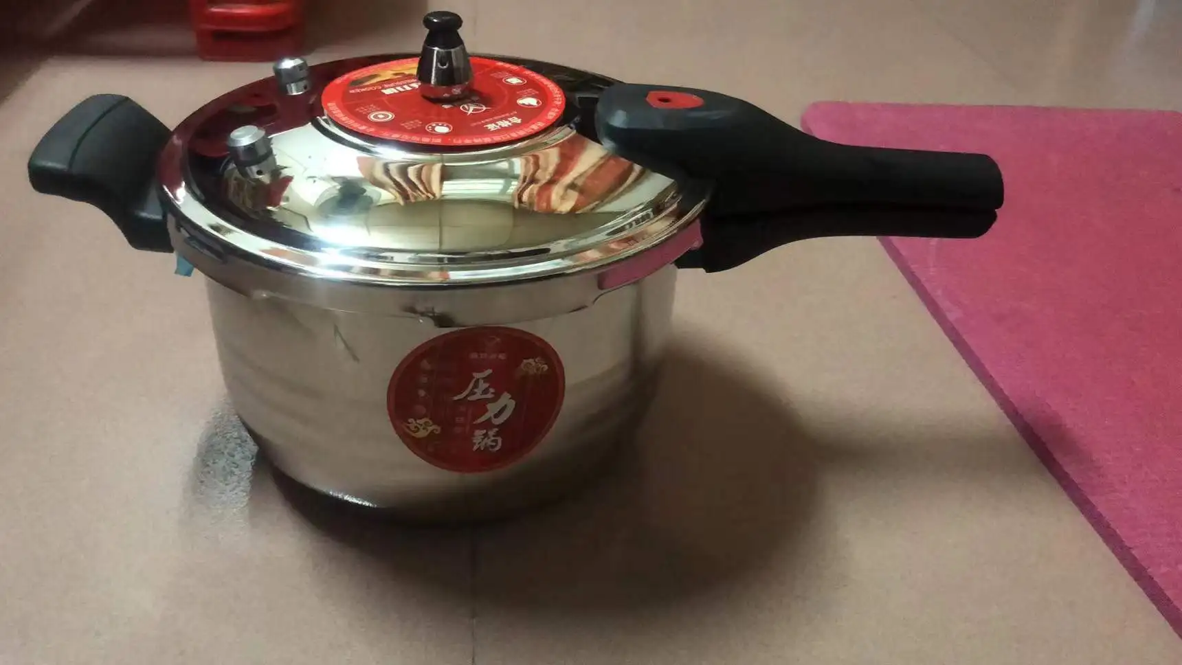 sus304 pressure cooker with 4l to 7l large Cooking pressure cooker stainless steel pressure cooker