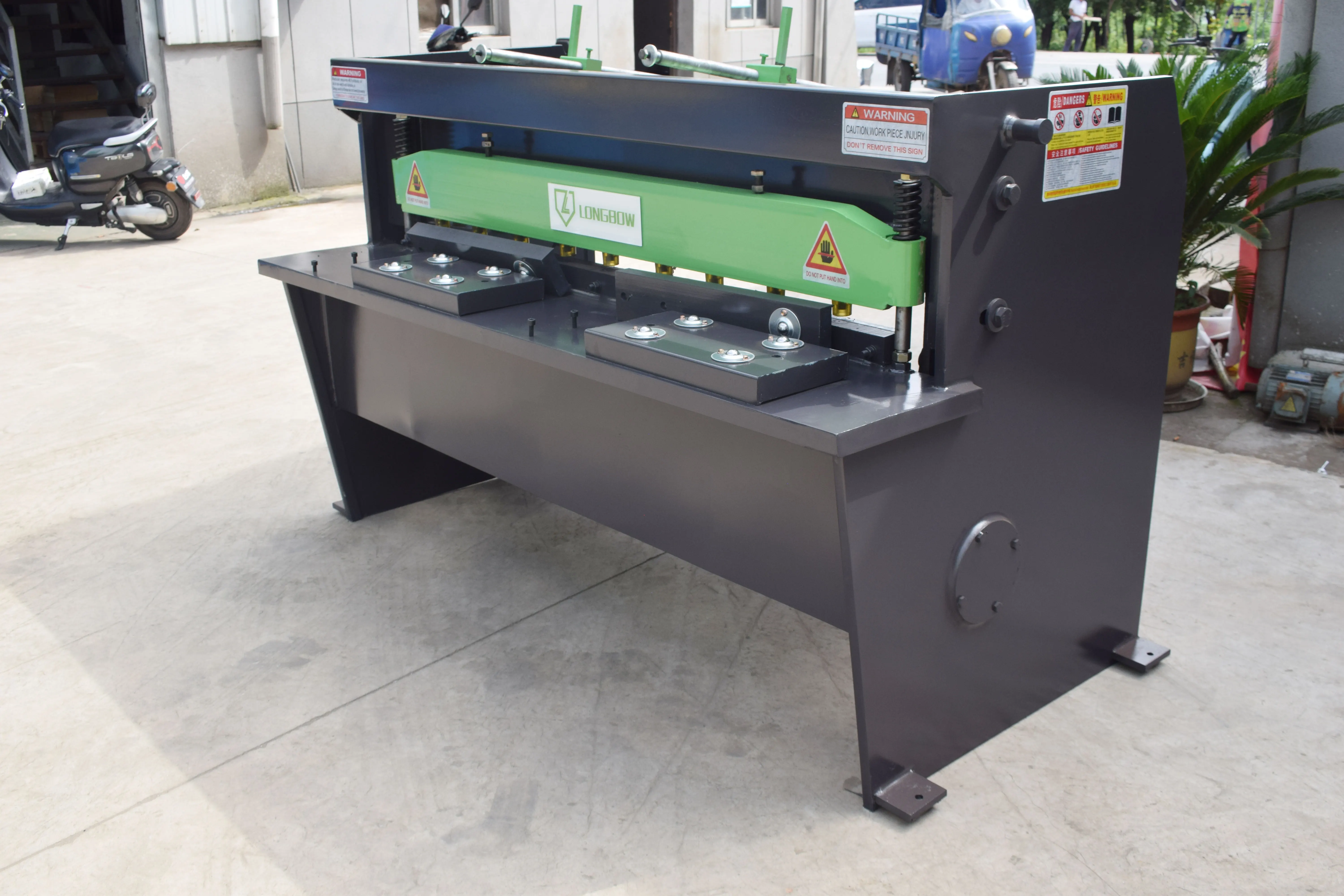 high quality Q11G-6x1600 Iron steel plate 1500MM Mechanical electric Shearing Machine Guillotine price