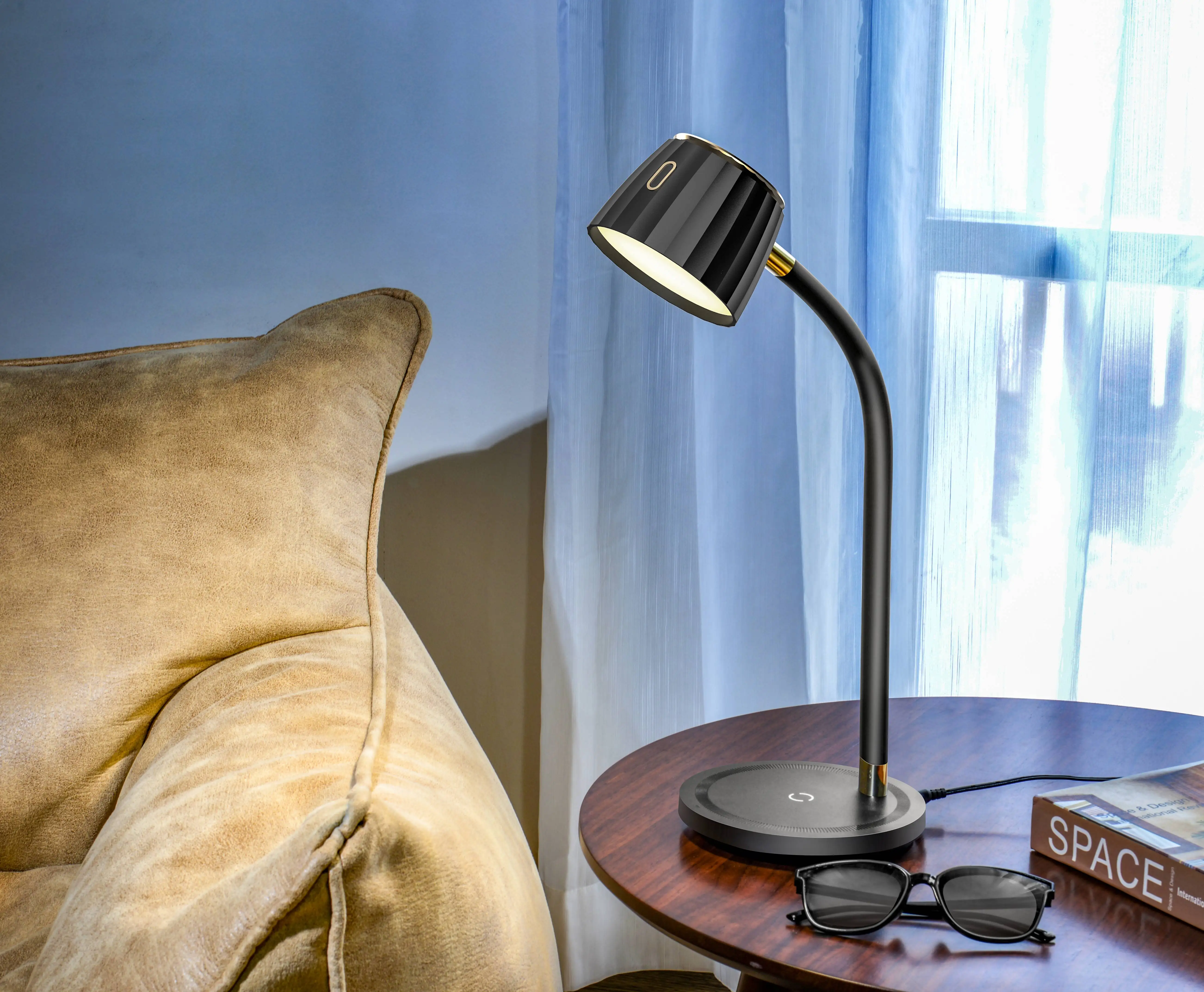 Home Decor Modern Simple Style 3-Grade Brightness LED Desk Lamp with Wireless Charger