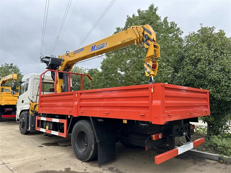 Dongfeng 4*2 Truck Mounted Crane Selling in Africa 5ton 8ton for Sale