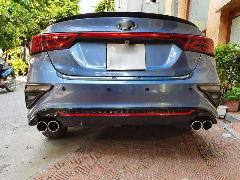 Низкая цена бампер KINGCHER для KIA K3 Forte Cerato 2019 2020 2021 задняя губа с двумя выхлопными