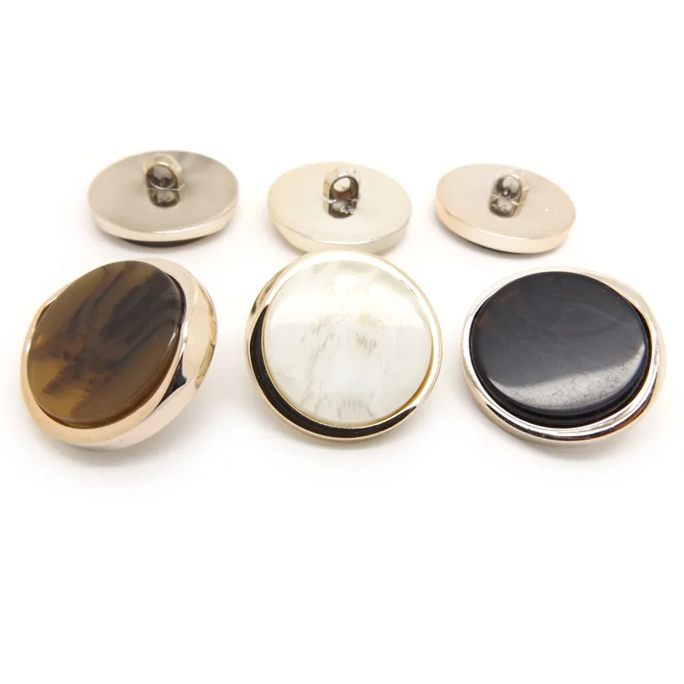 Wholesale Fashion Plastic Round 18mm Decorative Polyester Resin Sewing Shank Buttons For Clothing