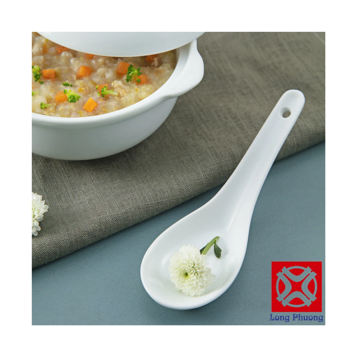 High Quality White Porcelain Curved Spoon Luxury Soup Spoon for Hotel Restaurant Long Phuong Group Supplier
