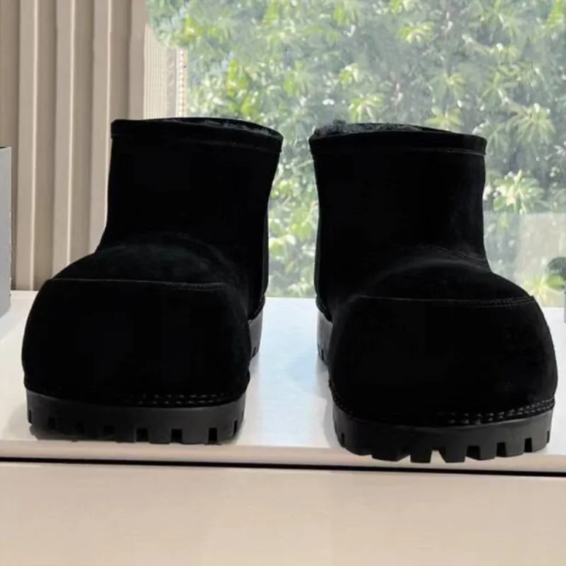 Manufacturer Custom Luxury Unisex Men Warm Platform Ski Boots Thick Sole Vintage Big Toe Genuine Leather Snow Women Ankle  Boots