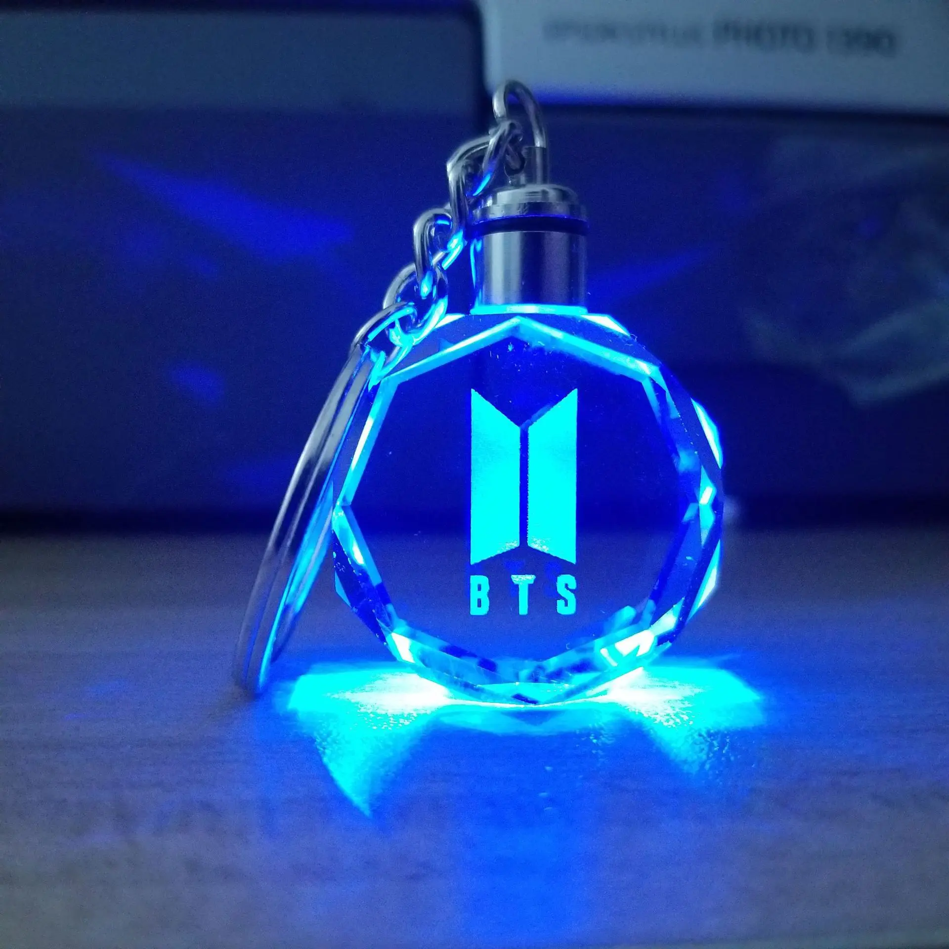 2021 Customized Kpop Bts Blackpink Got7 Exo Keychains Led Crystal Pendant Keychain