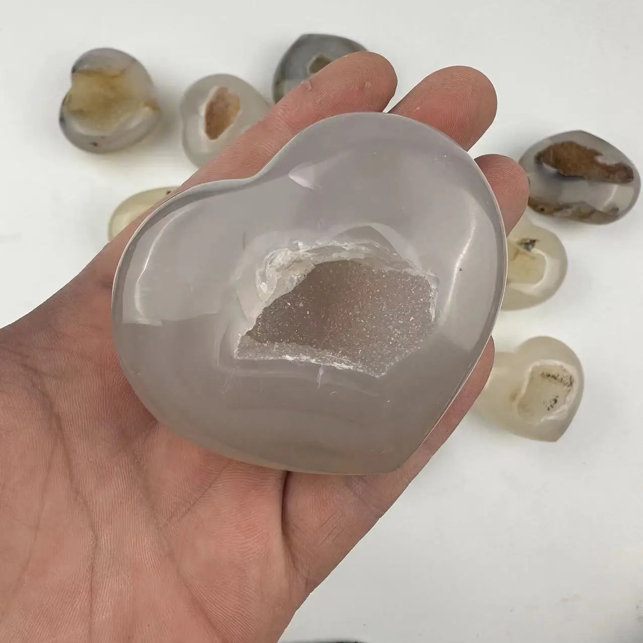 Wholesale Natural Crystals Heart Polished Druze Geode Agate For Decoration