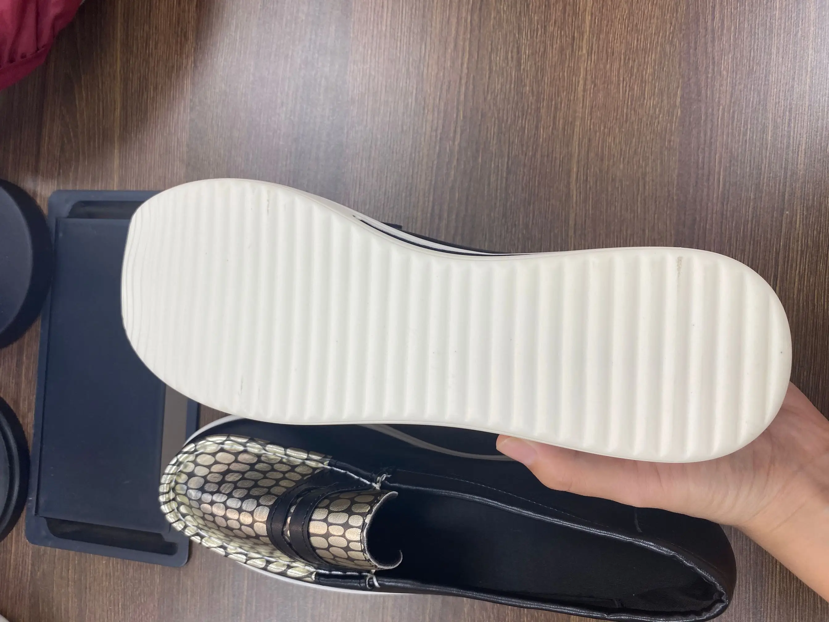 women platform shoes sneakers pu leather thick soled slip-on women flats shoes for women new styles