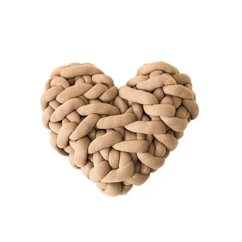 New design diy heart shaped pillows home decor chunky knit handmade decorative pillow for home