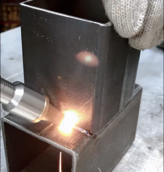 handheld metal fiber laser welding machine stainless steel 1kw 2kw 3kw laser welders for sale
