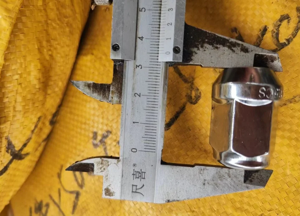 Wheel Lock Nut M12X1.5  M12X1.25 Universal Titanium Chrome Bulge Acorn Lug Nuts Custom Wheel Nut For Car