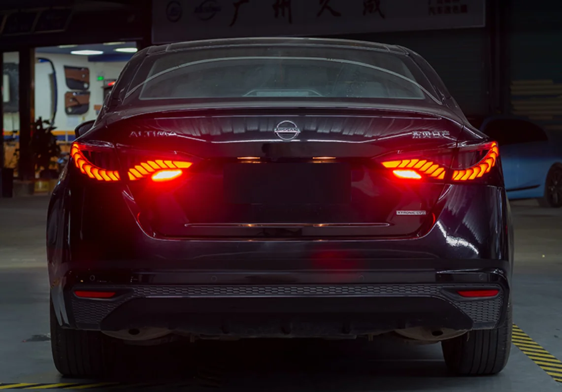 DK MOTION Factory price high quality LED Taillight Car Tail lamp For Nissan Altima 2019-2022 Smoke Turn signal light brake light