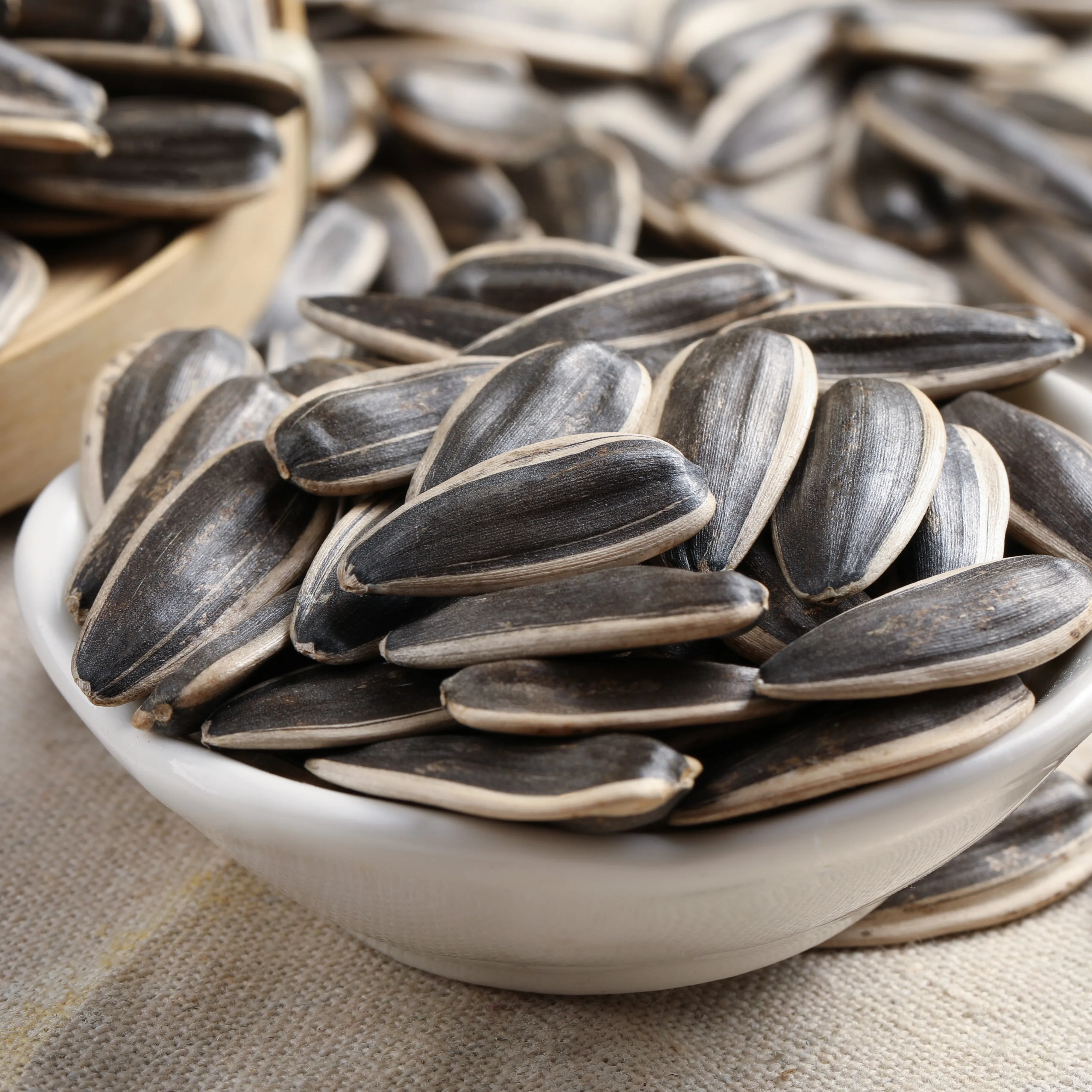 361/363/601 chinese high quality black sunflower seed ton price