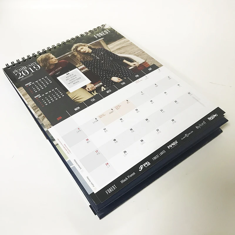 OEM low MOQ 20 pcs factory price printing Christmas custom logo  desk table calendar 2025