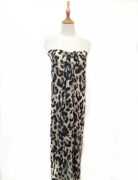 2022 Wholesale price Low MOQ custom leopard printed 100% Rayon beach sarong pareo perfect beach cover up beachwear