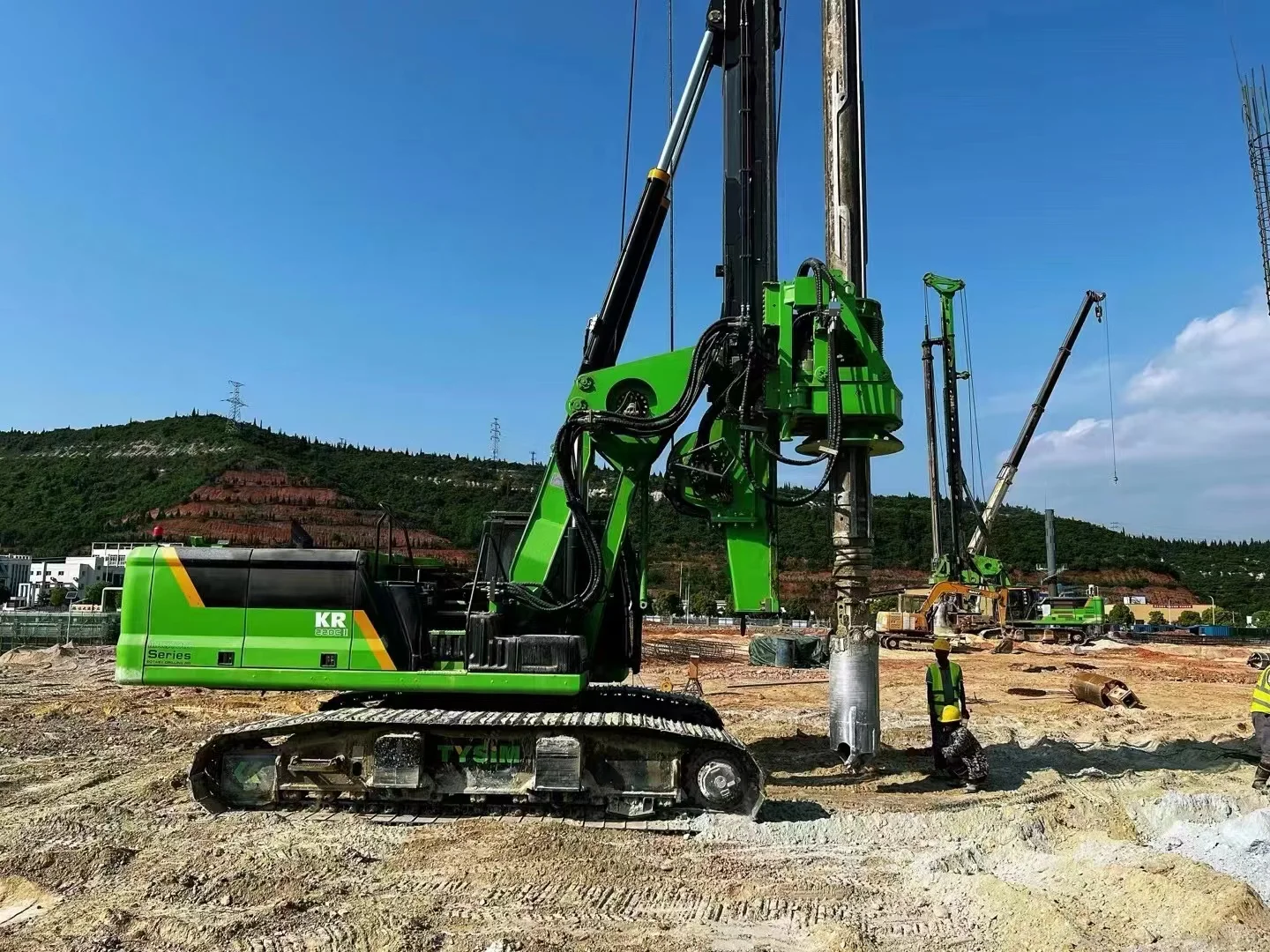 high-quality engineering equipment ZR450L rotary drilling rig with a drilling depth of more than 100 meters