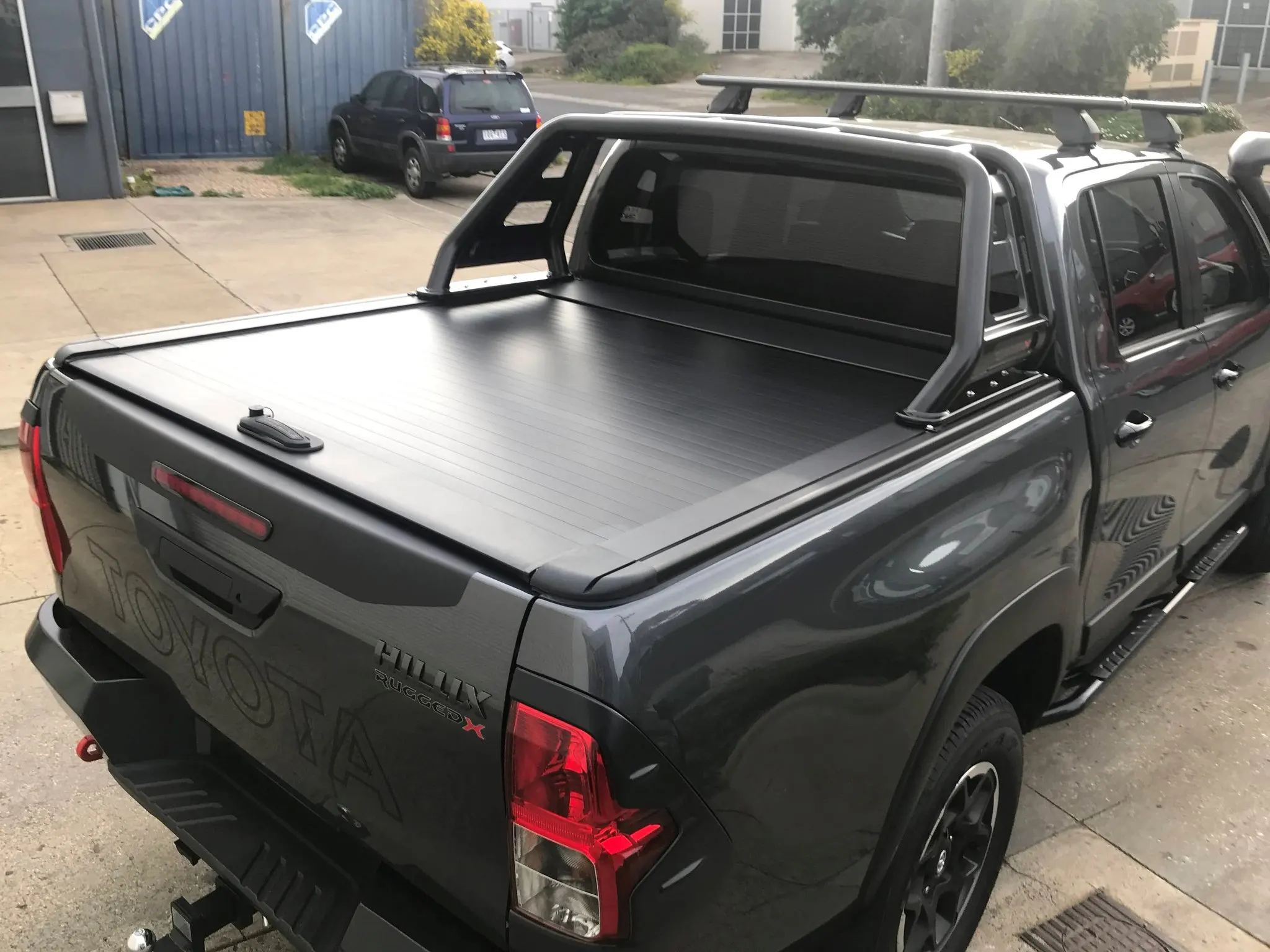 Factory Price High Quality Truck Accessories 4x4 Pickup Retractable Truck Bed Covers F150 Tonneau Cover For Ford Ranger T6 T7 T8