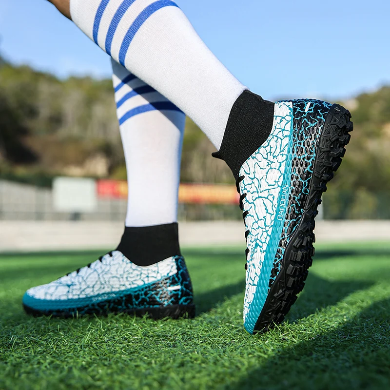 2022 New Hot Sale Custom Football Shoes Best Large size Soccer Boots Fashion Green Summer Top Fluorescent Orange Winter Blue