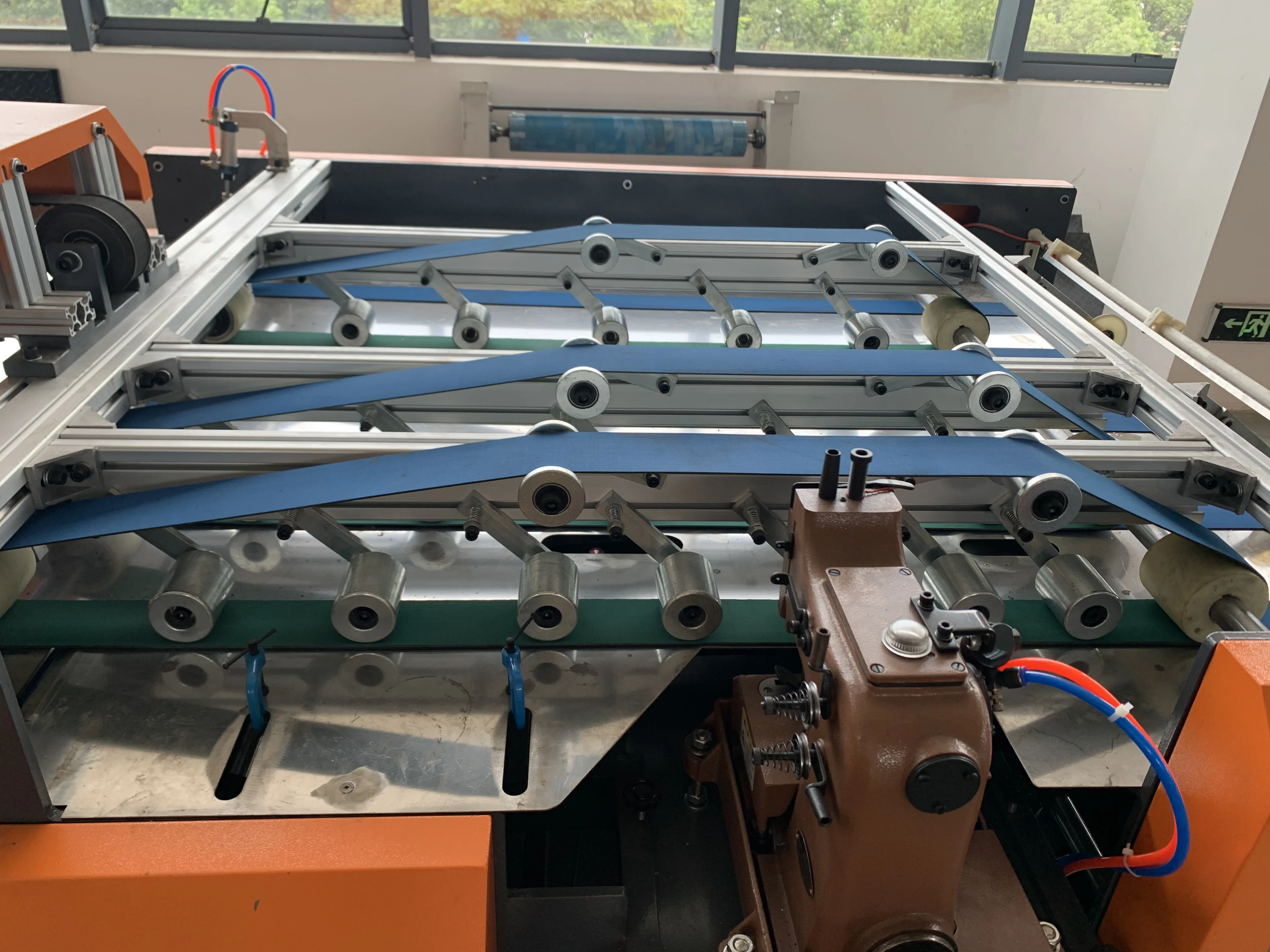 Plastic Bag Conversion Machine Rice bag cutting and sewing machine and pp woven bag making machine