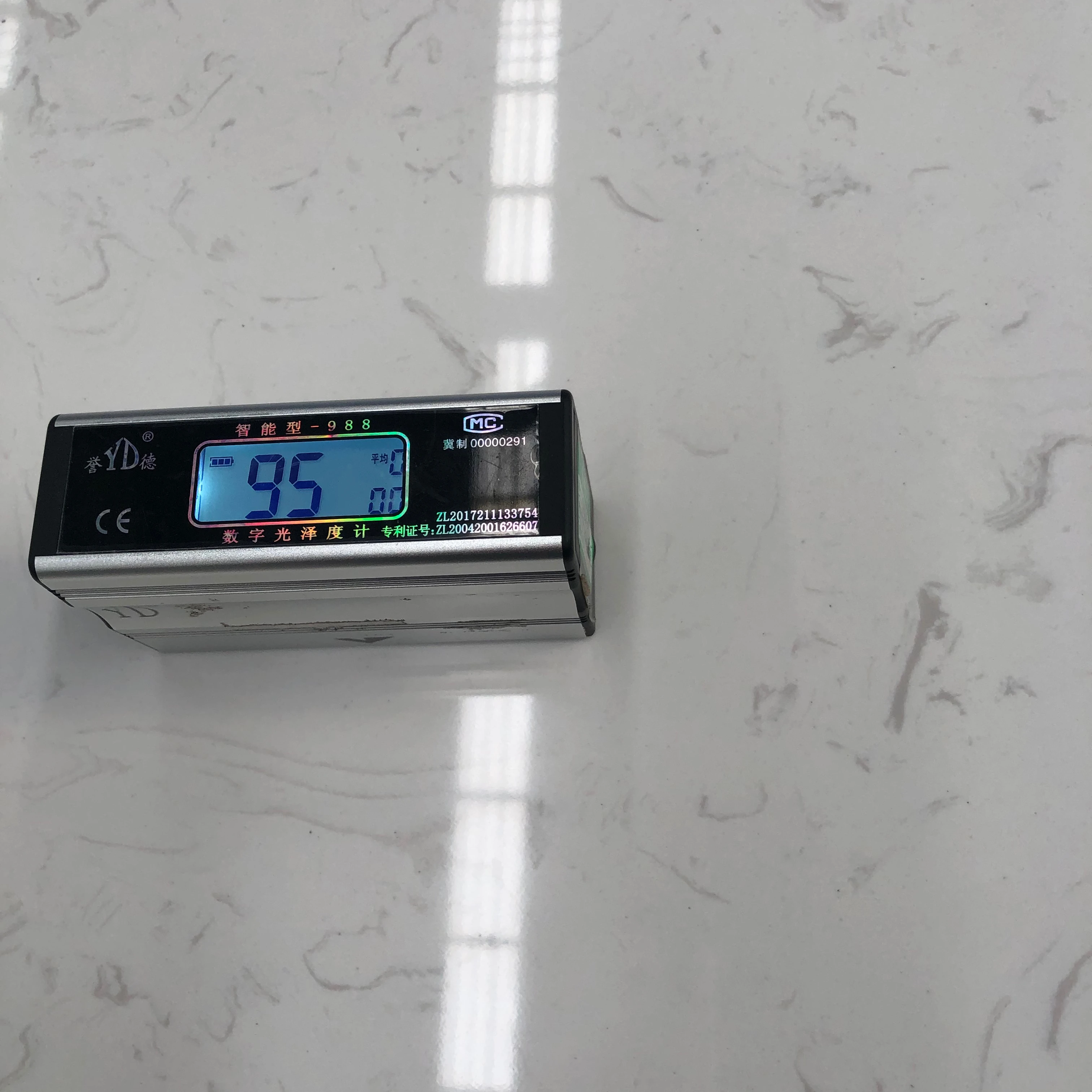 Лидер продаж высококачественный Снежный Кристалл из искусственного камня столешницей и разрезанная по размеру белый мрамор в Китае