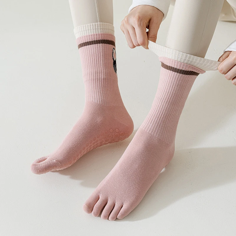 Women Comfort Five-toe Wholesale Anti-Slip Custom Yoga Socks and Grip Gym Floor Sports Toe Socks