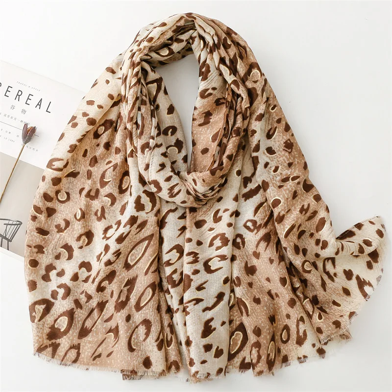 Wholesale Latest Design Women Long Large Leopard Print  Scarves Ladies Classic  Scarf Shawl Hijabs Muslim Women
