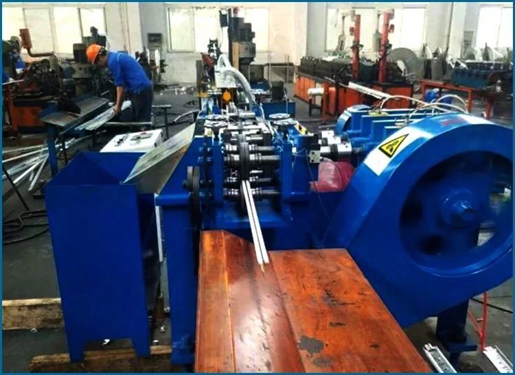 T  bar Ceiling Cross T Grid Light Keel Roll Forming Making Machine