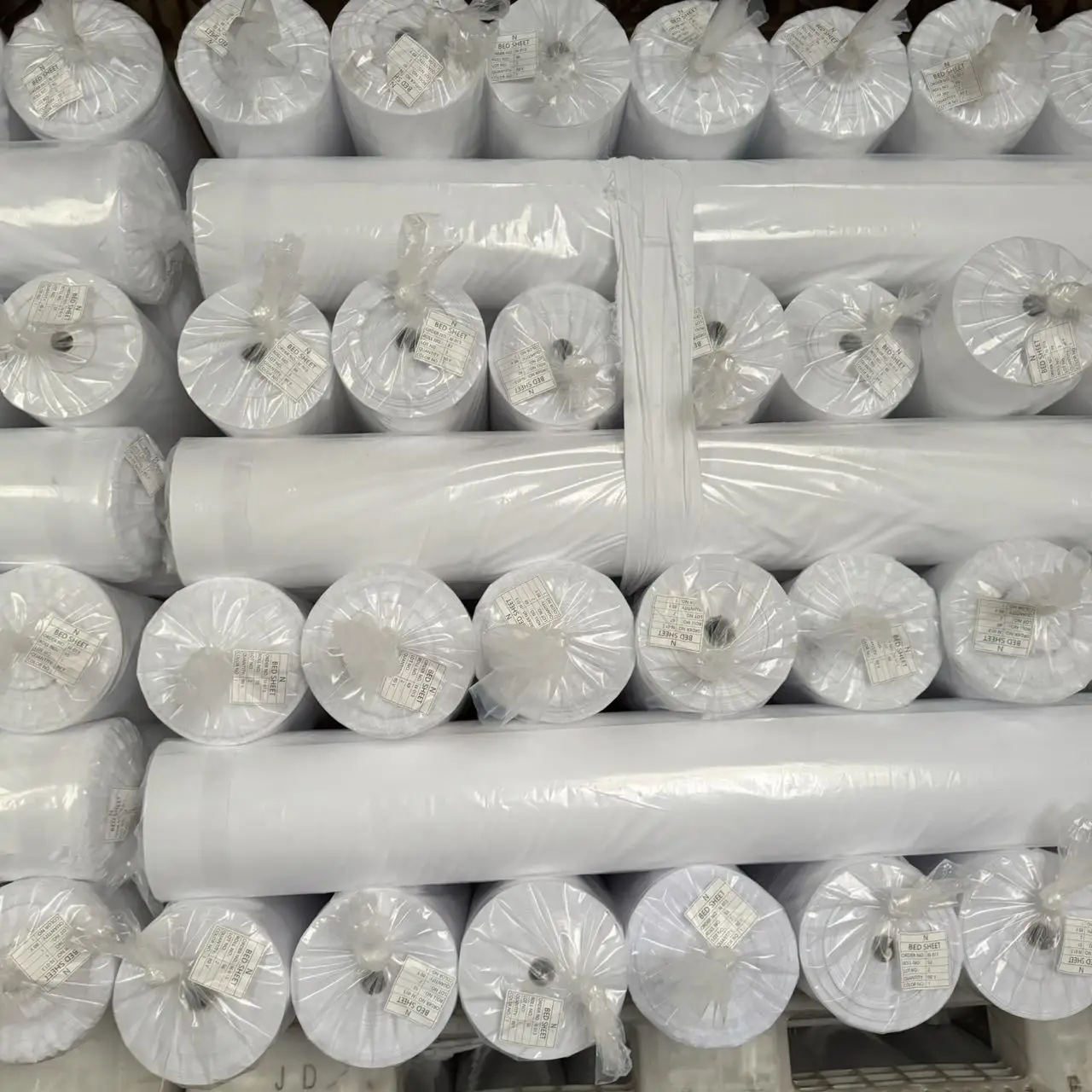 Bleached white factory plain solid wholesale polyester dyed peach skin fabric