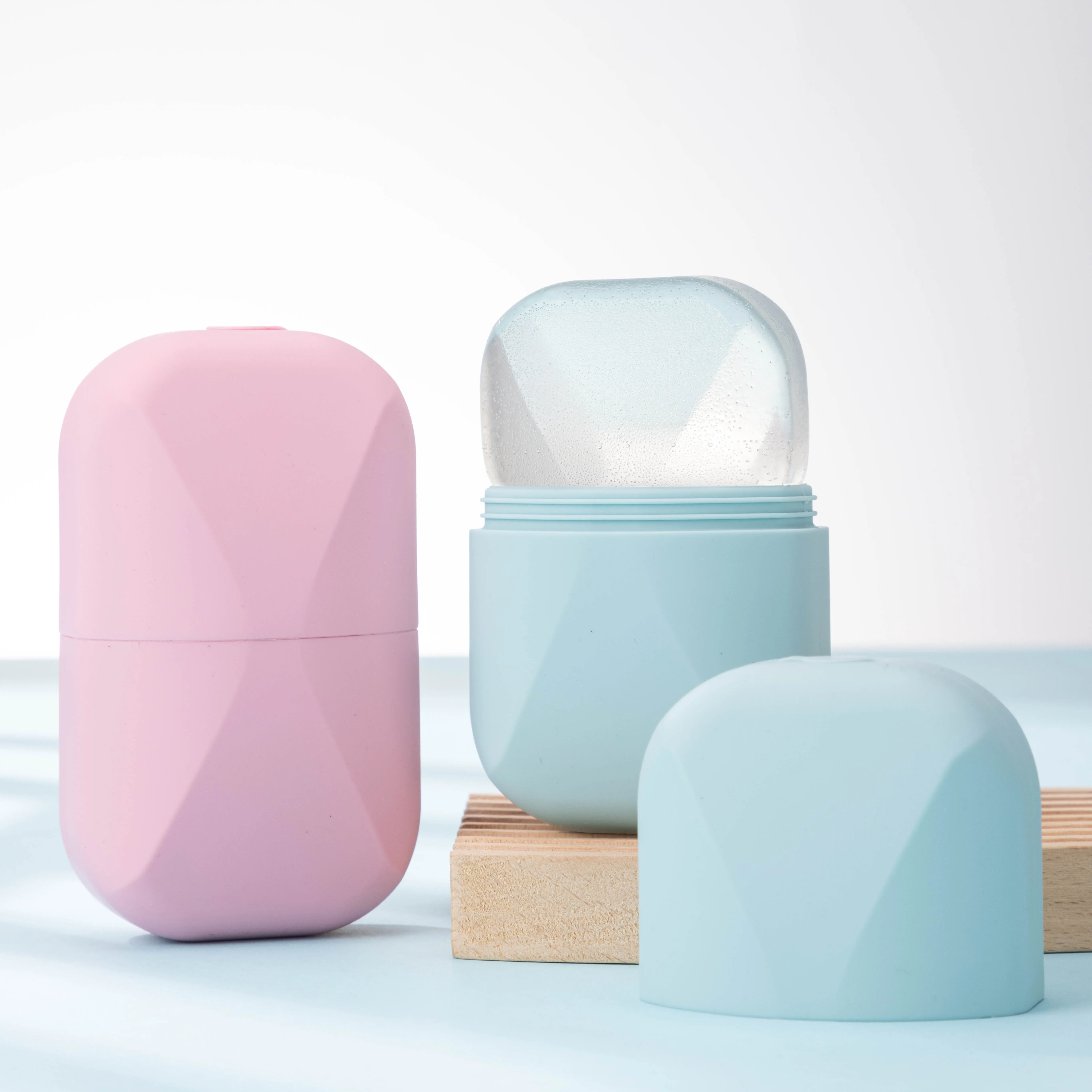 Ice Roller for Face and Eye Ice Cube Roller Massager for Skin Women Care Tools De-Puff Eye Bags