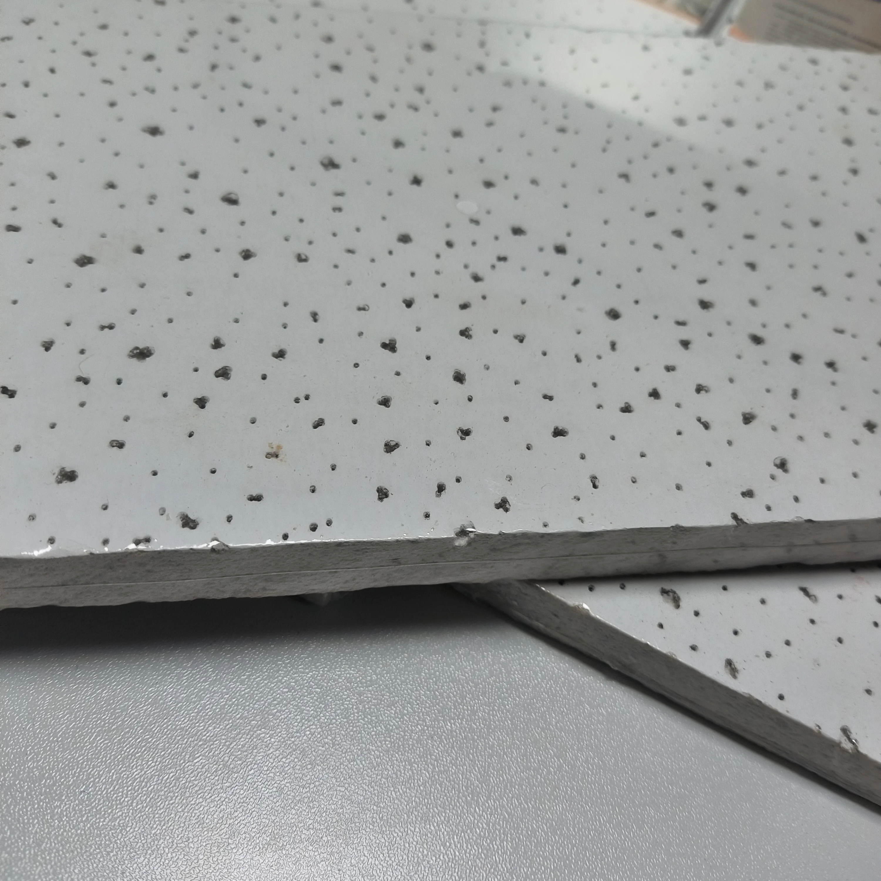 High Light Reflectance and Thermal Insulation Mineral Fiber Board Ceiling Board