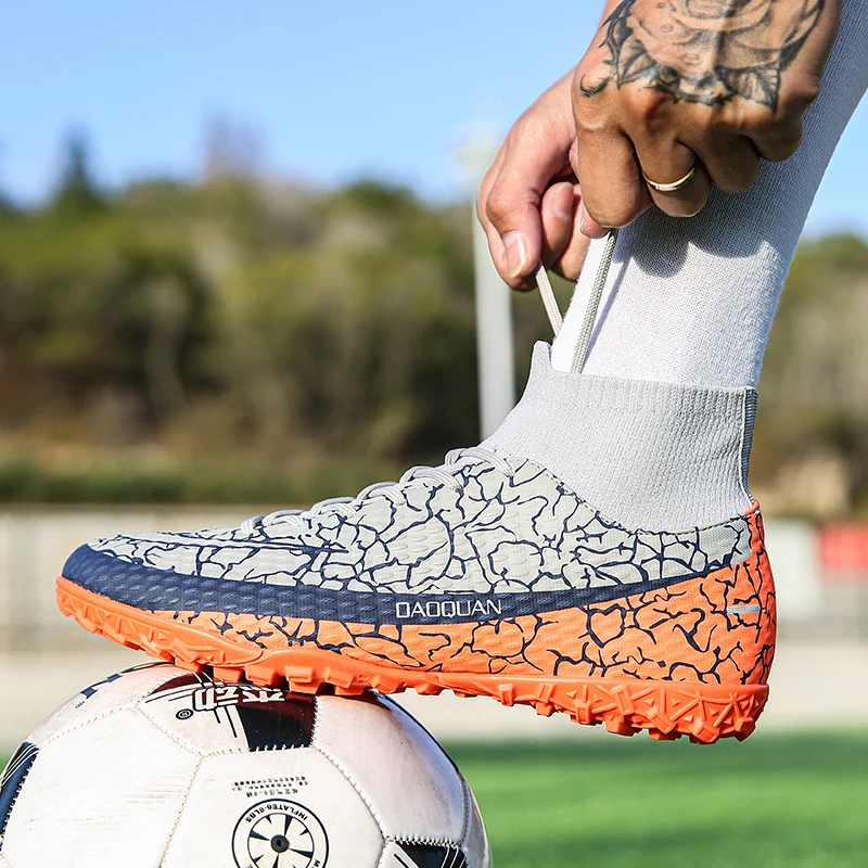 2022 New Hot Sale Custom Football Shoes Best Large size Soccer Boots Fashion Green Summer Top Fluorescent Orange Winter Blue