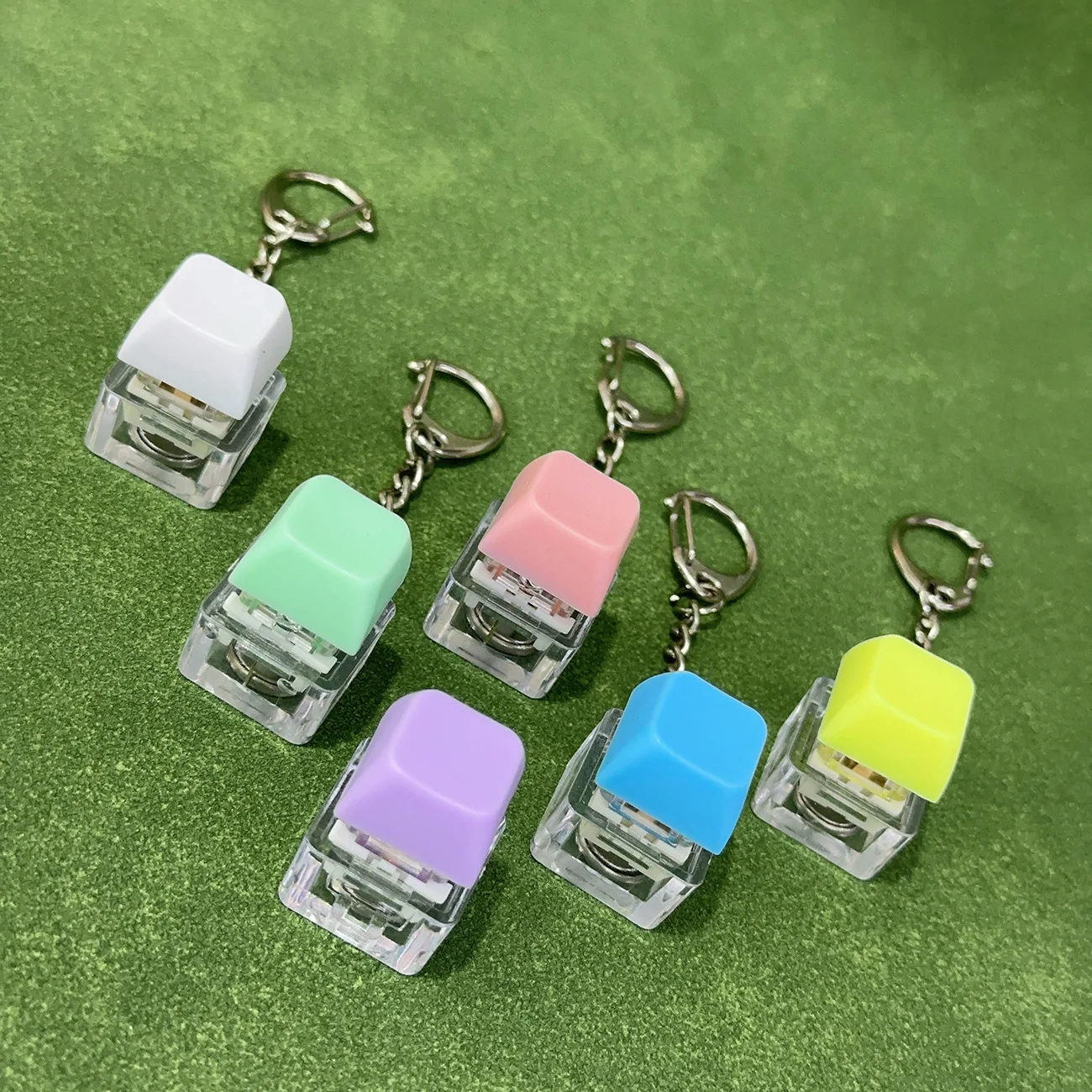 Decompression New Arrival Wholesale Custom Logo Various Colors Metal Button Keychain For Adults