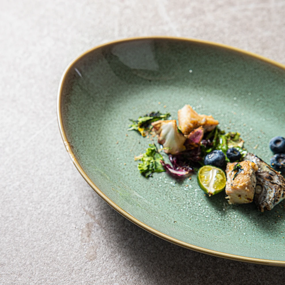 Custom Pattern Crockery Soup Plate Dinnerware Unique Shiny Green Color Porcelain Irregular Soup Plate For Restaurant vajilla