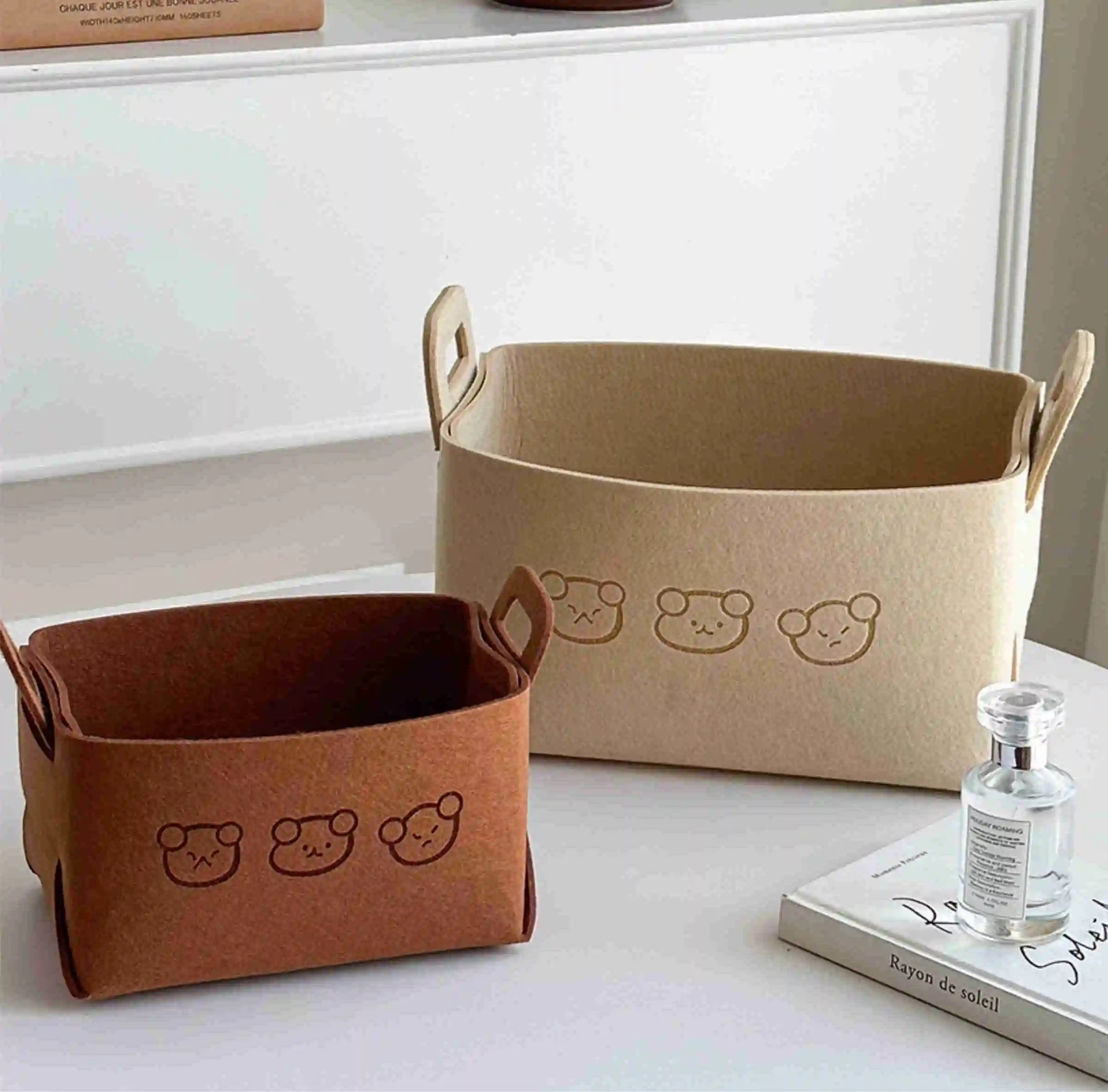 Cute Design Multi-functional and foldable living room storage organization bag felt storage box for home decoration