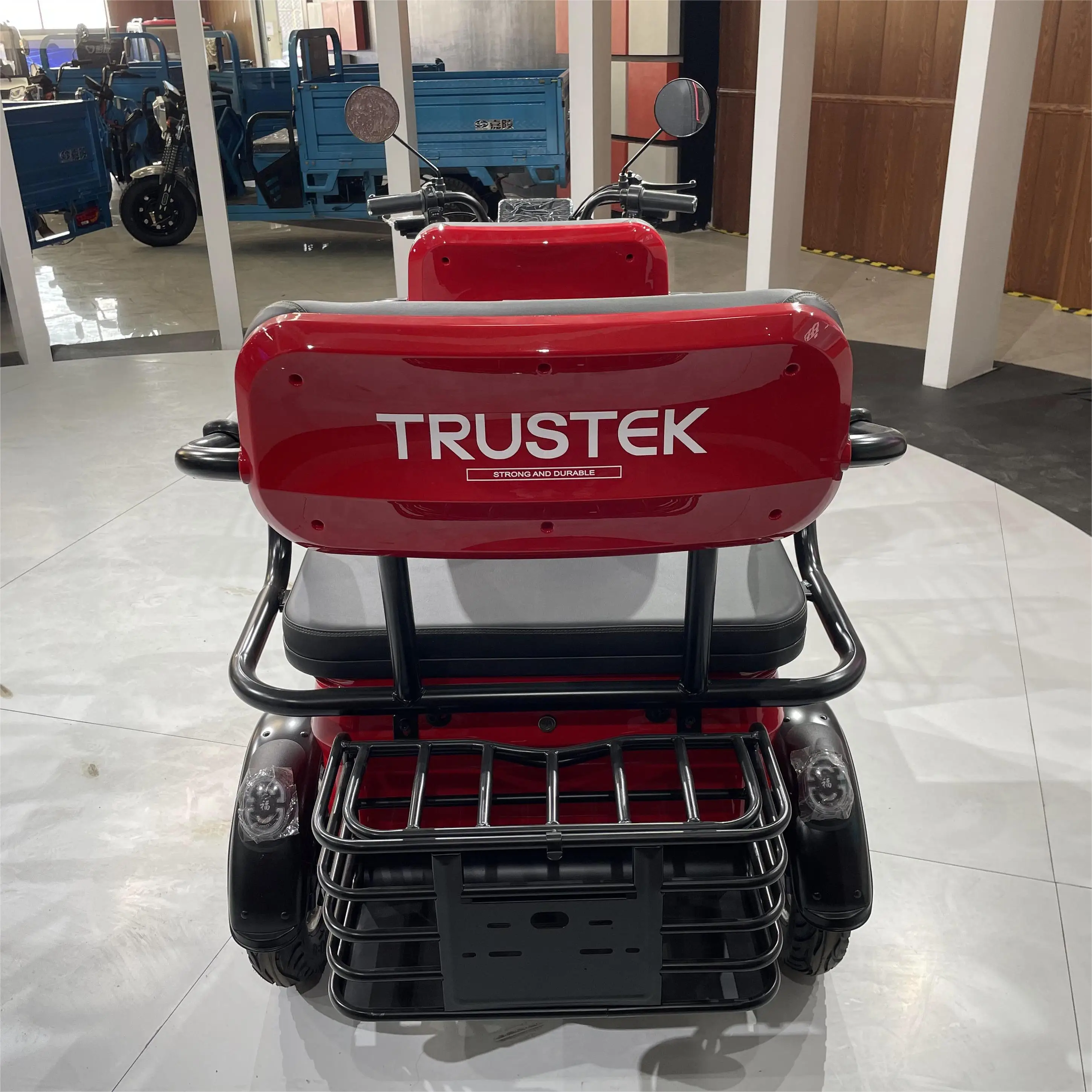LB-XXX6 2024 Лидер продаж Электрический трехколесный велосипед Небольшой пассажирский Трехместный скутер для пассажиров