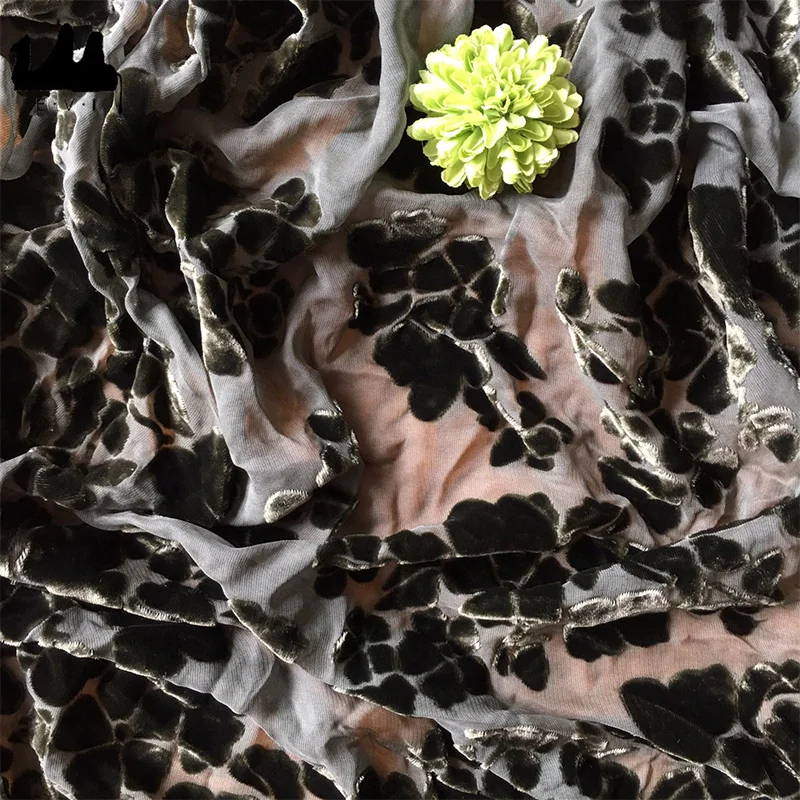 
Customized Woven Silk Viscose Blend Burnout Jacquard Velvet Silk Fabric 