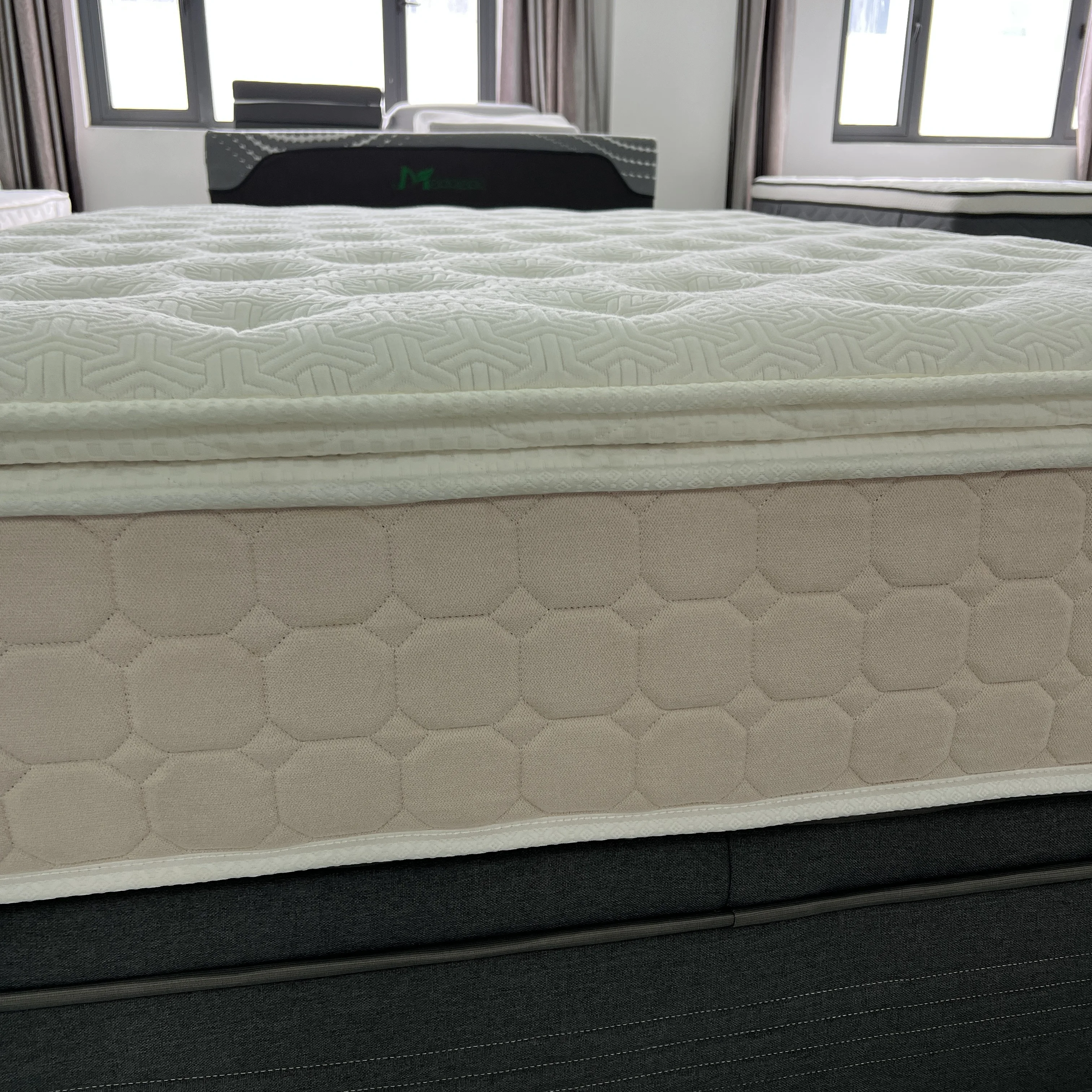 suppliers wholesale luxury hotel memory foam mattress queen king size Hypo-allergenic euro pillow top spring mattresses in a box