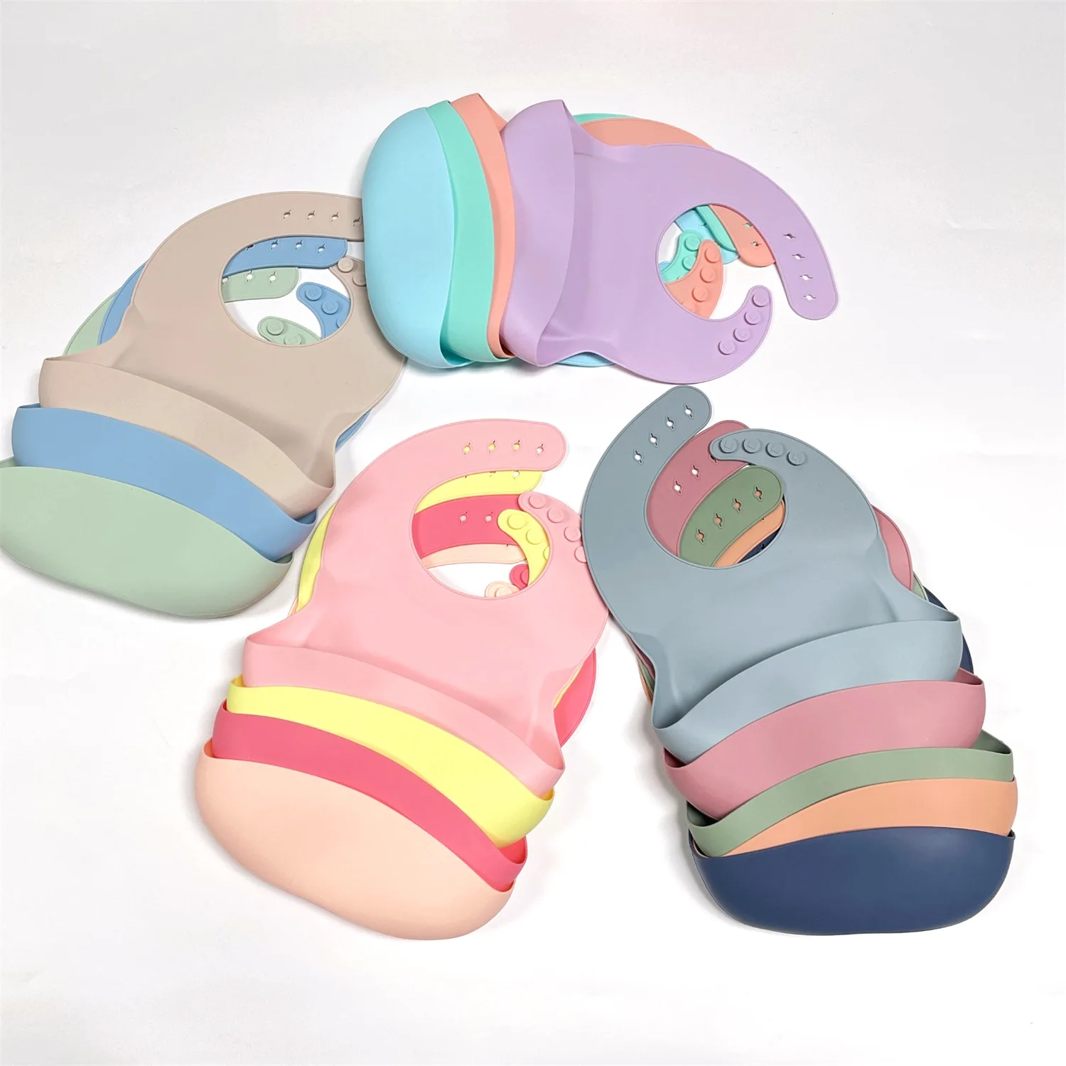 2024 Wholesale Customized Printed Pattern Comfortable Soft BPA Free Food Grade Easily Wipe Clean Waterproof Baby Silicone Bib