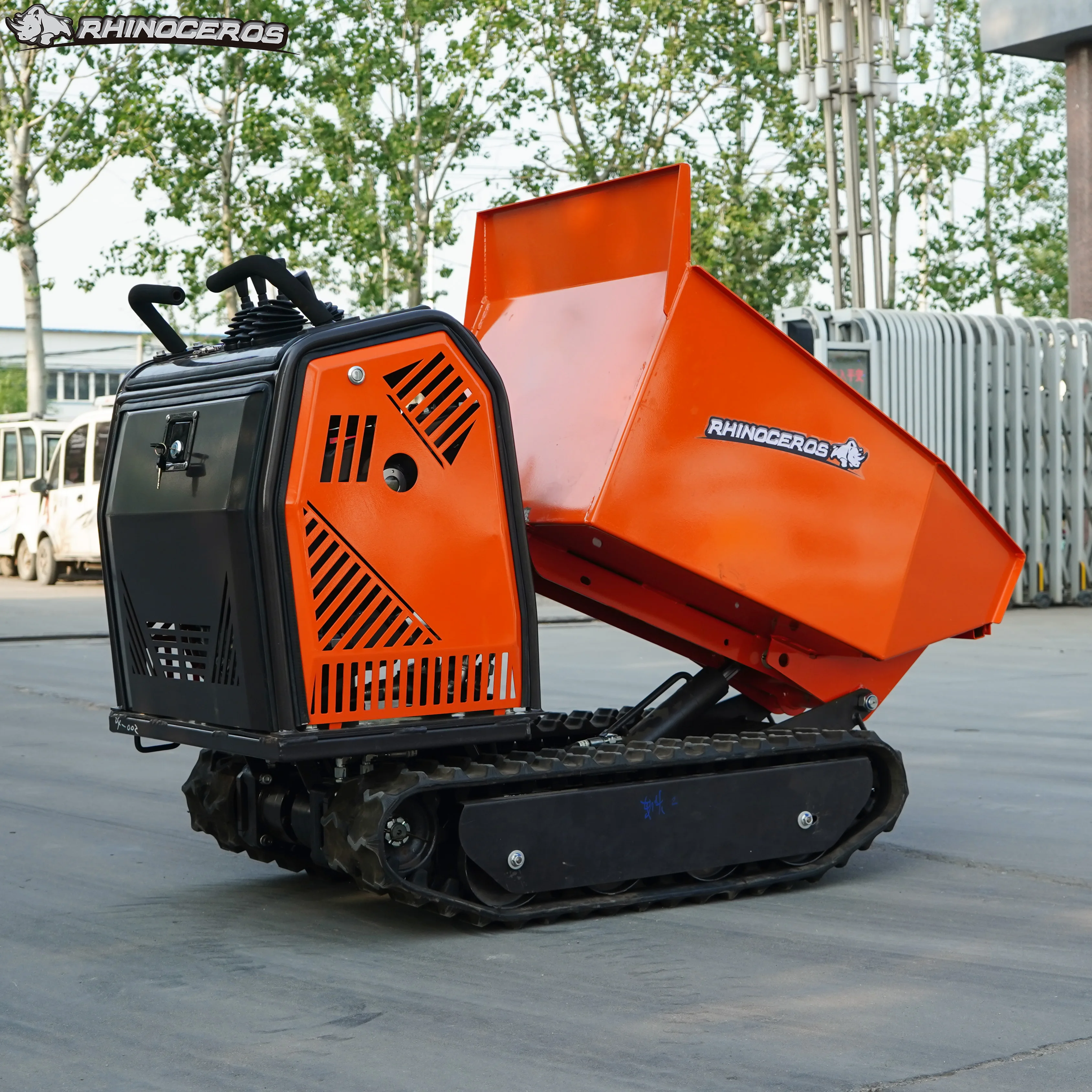 Most popular 9hp gasoline engine hydraulic tipping 500kg mini dumper truck/mini crawler dumper for construction site