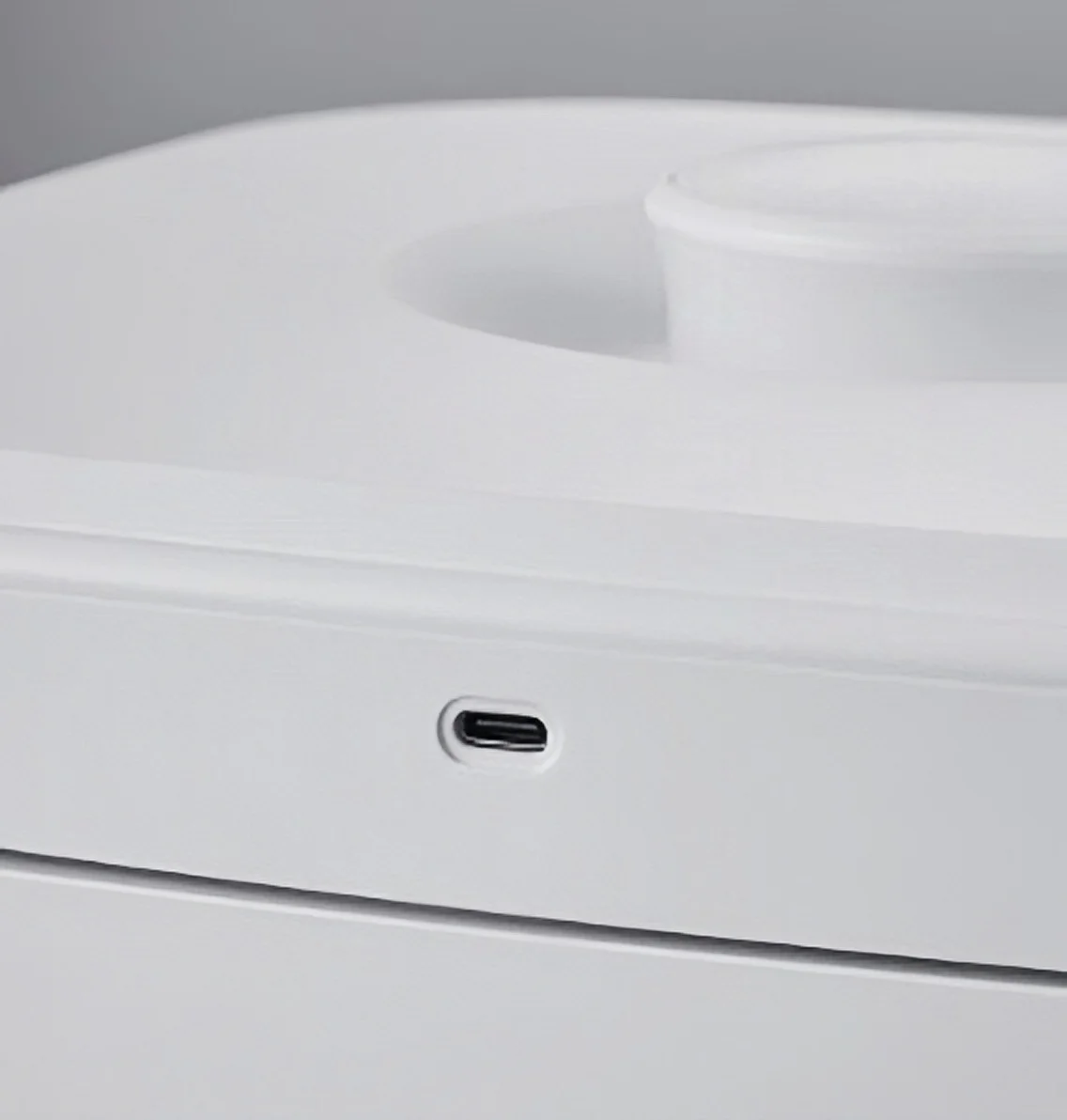 Household rice storage box vacuum control anti insect intelligent rice storage bucket