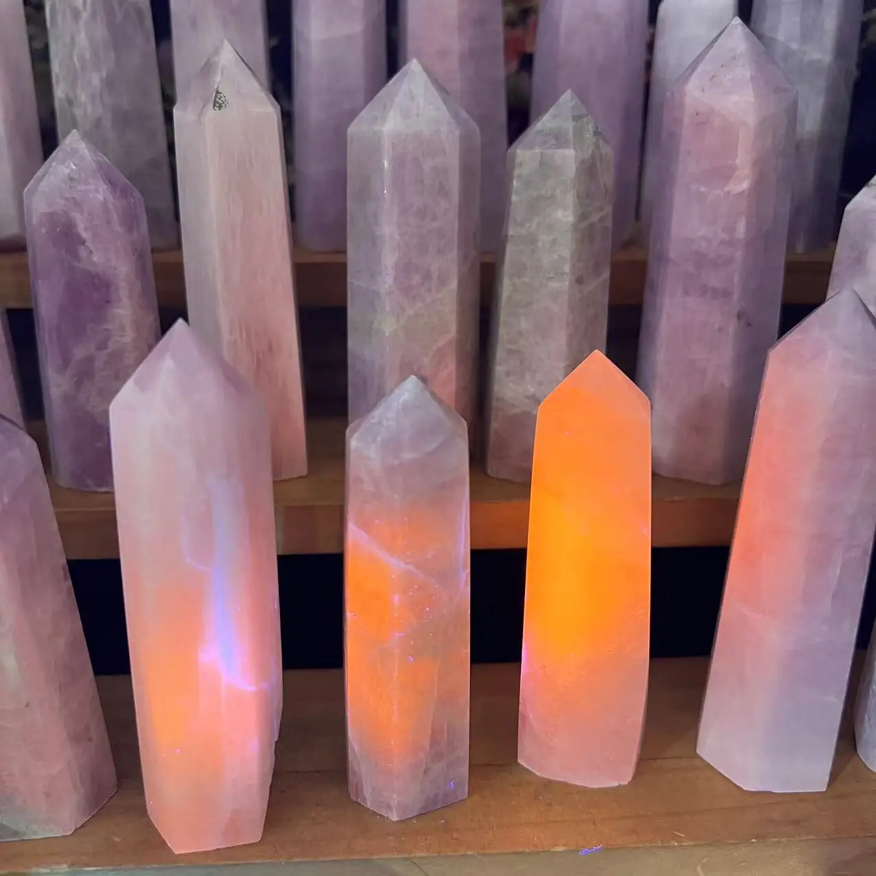 Wholesale Natural Kunzite Point UV Reaction Crystal Wand For Healing