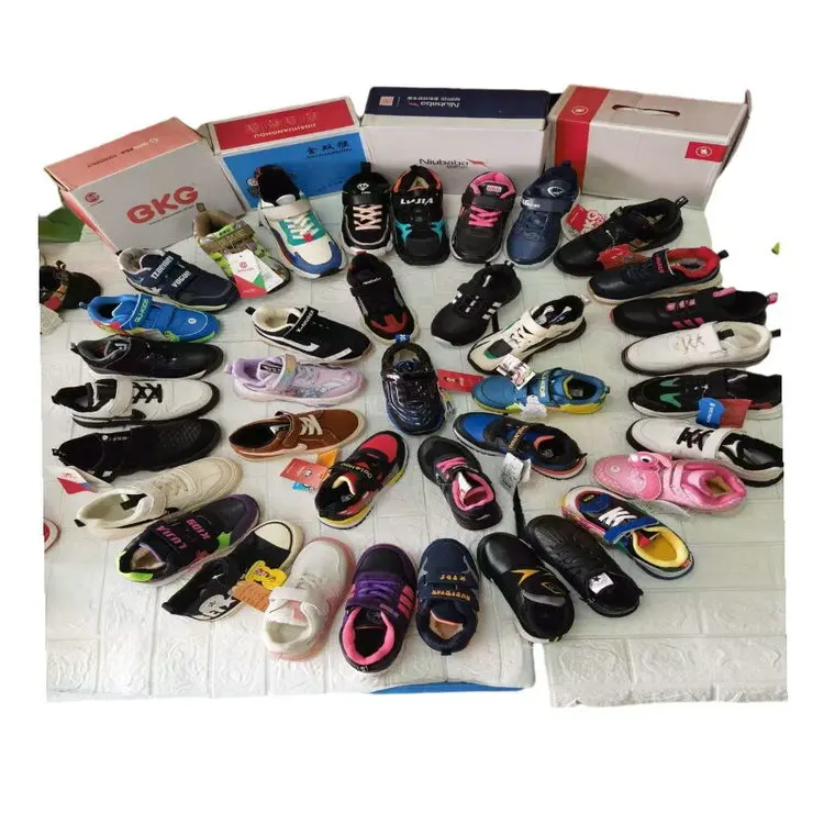 3.55 Dollar Model YH-ZJX002 Size 26-37 Fresh Assorted Patterns boys and girls soccer sports stock shoes with different size