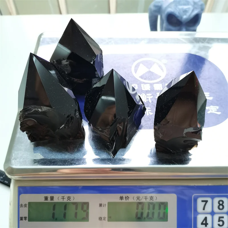 Wholesale Raw Stones Natural Black Obsidian 6.5cm Crystal Raw Polished Tower for Feng Shui