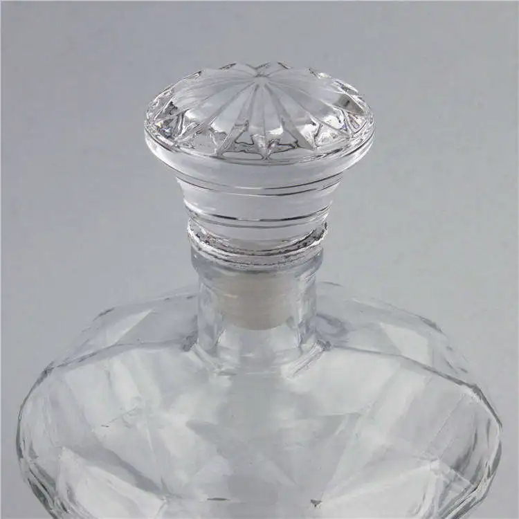 Wholesale Products Petal Shaped Glass Wine Bottle Stopper 500ml 750ml Crystal Vodka Brandy Bottle Cork Wine Stopper