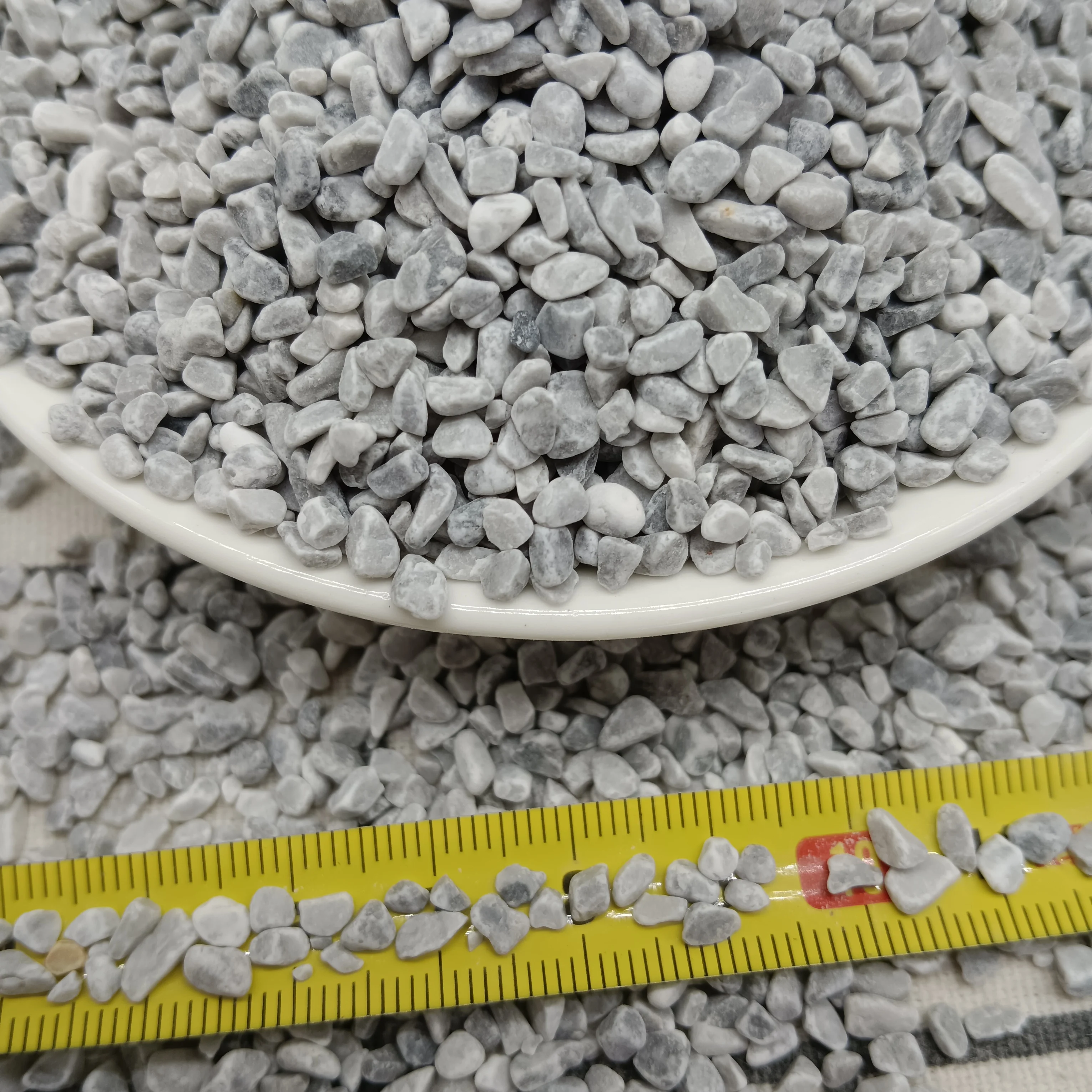 China manufacture construction paving garden decor back yard stone stones from china lightcarbon gravel