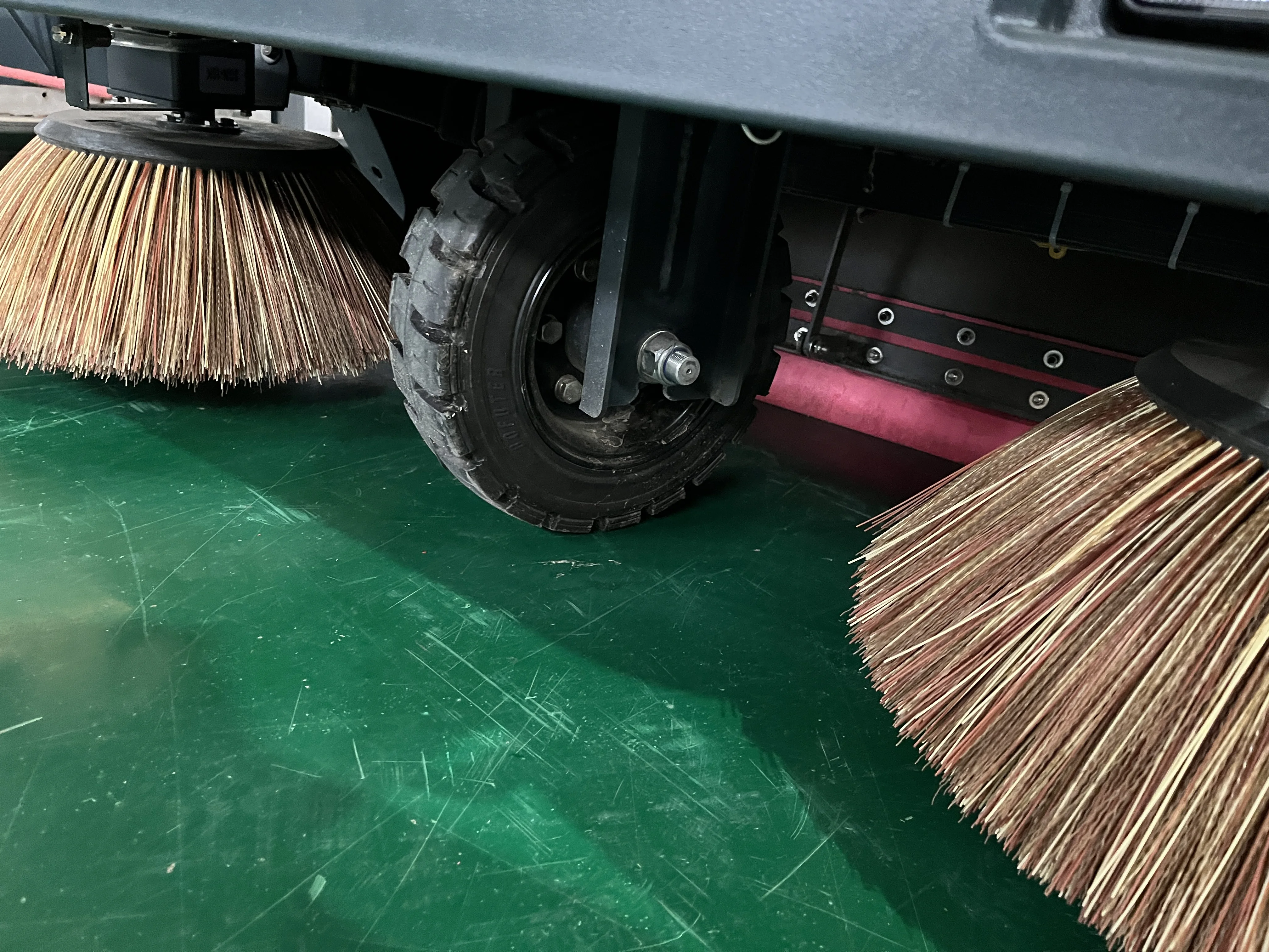 Direct factory price street electric ride on street road truck barredoras de calles machine auto artred floor scrubber sweeper