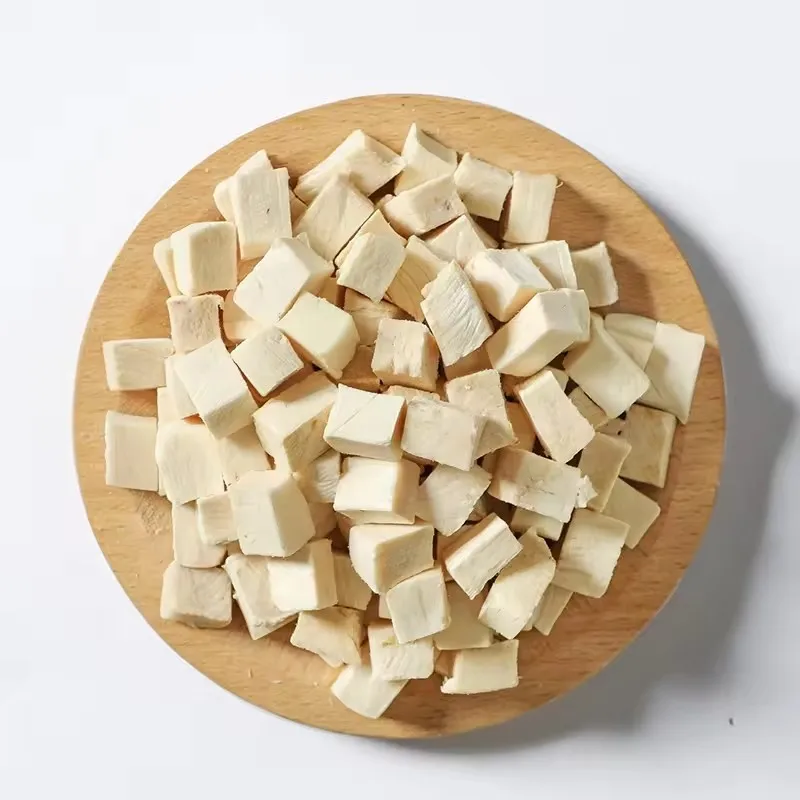 Factory price OEM freeze-dried chicken diced pet dog training food high protein low fat freeze-dried chicken cat snacks treats