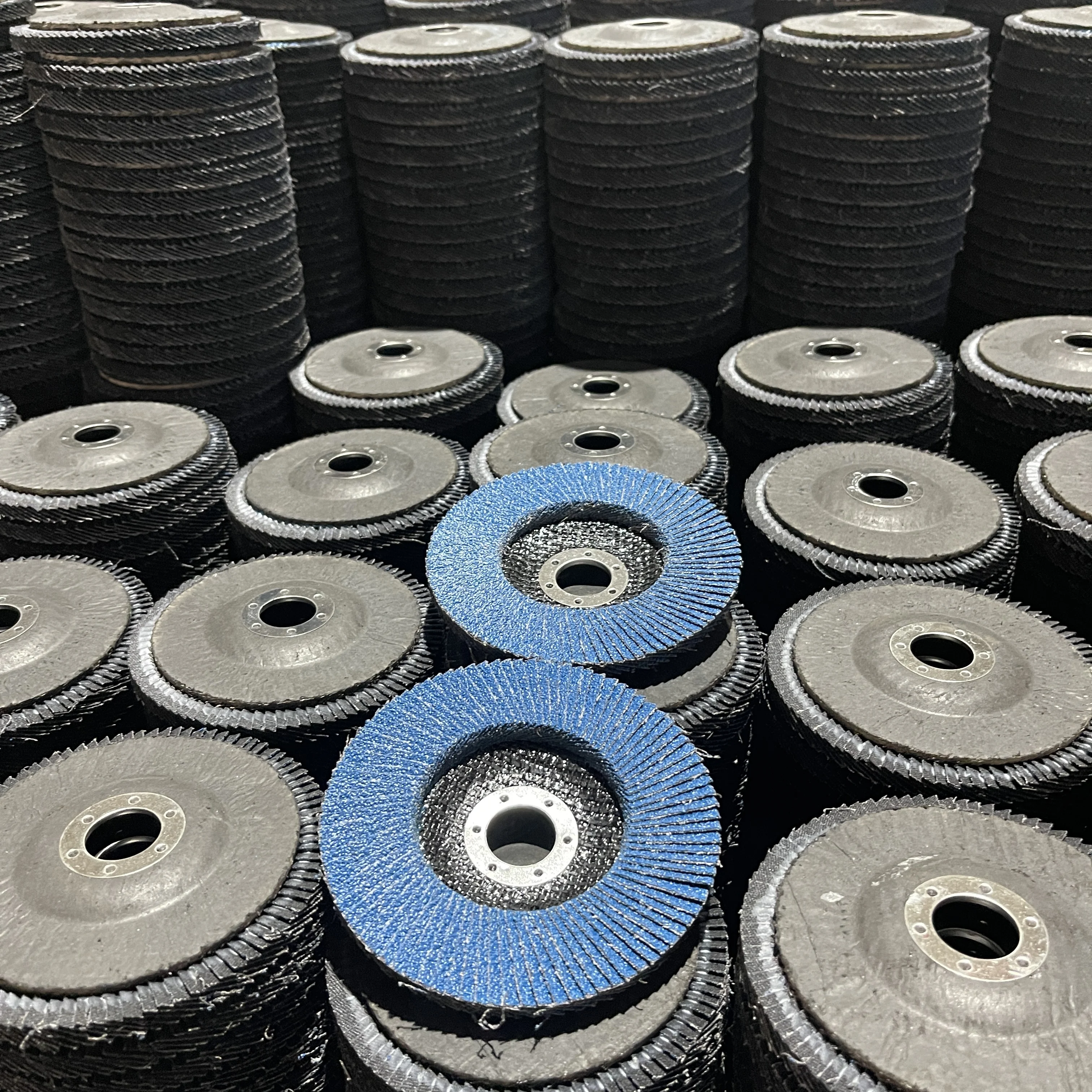 Flap Disc Grinding Wheel 4-9 inch Abrasive Tools 40-320 Grit For Different Field Grinding