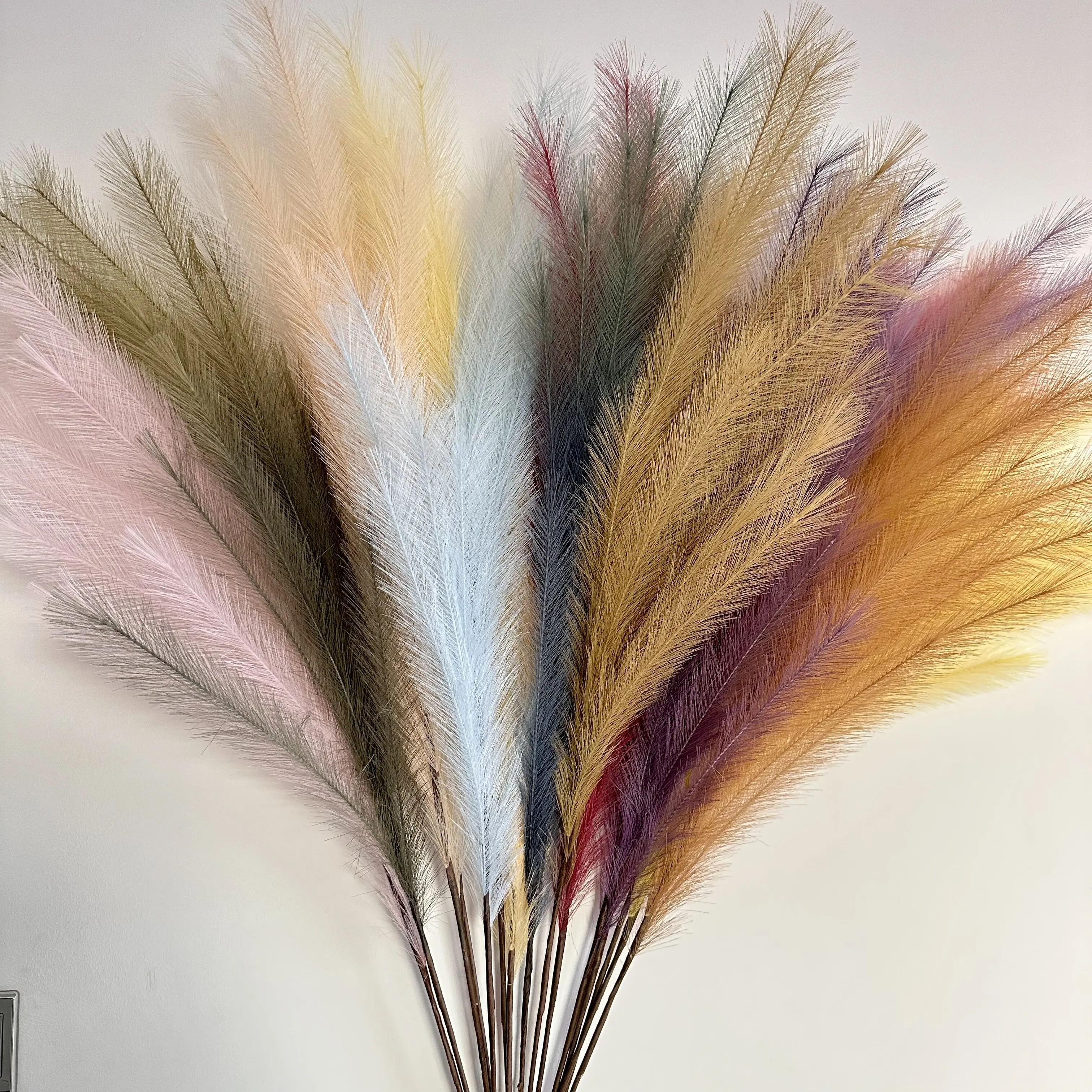Hot selling 15  forks  new feather pampas grass  for decoration wedding cheap price  artificial feather