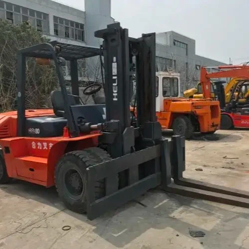 Selling second-hand Heli forklifts at a low price a Chinese brand